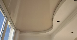 Натяжной потолок на балкон Каспийск, цена 6109 руб.